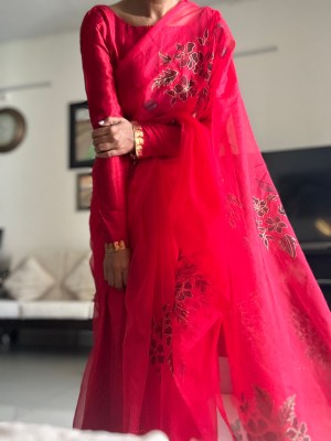 Organza Saree Red Intricate black and gold floral